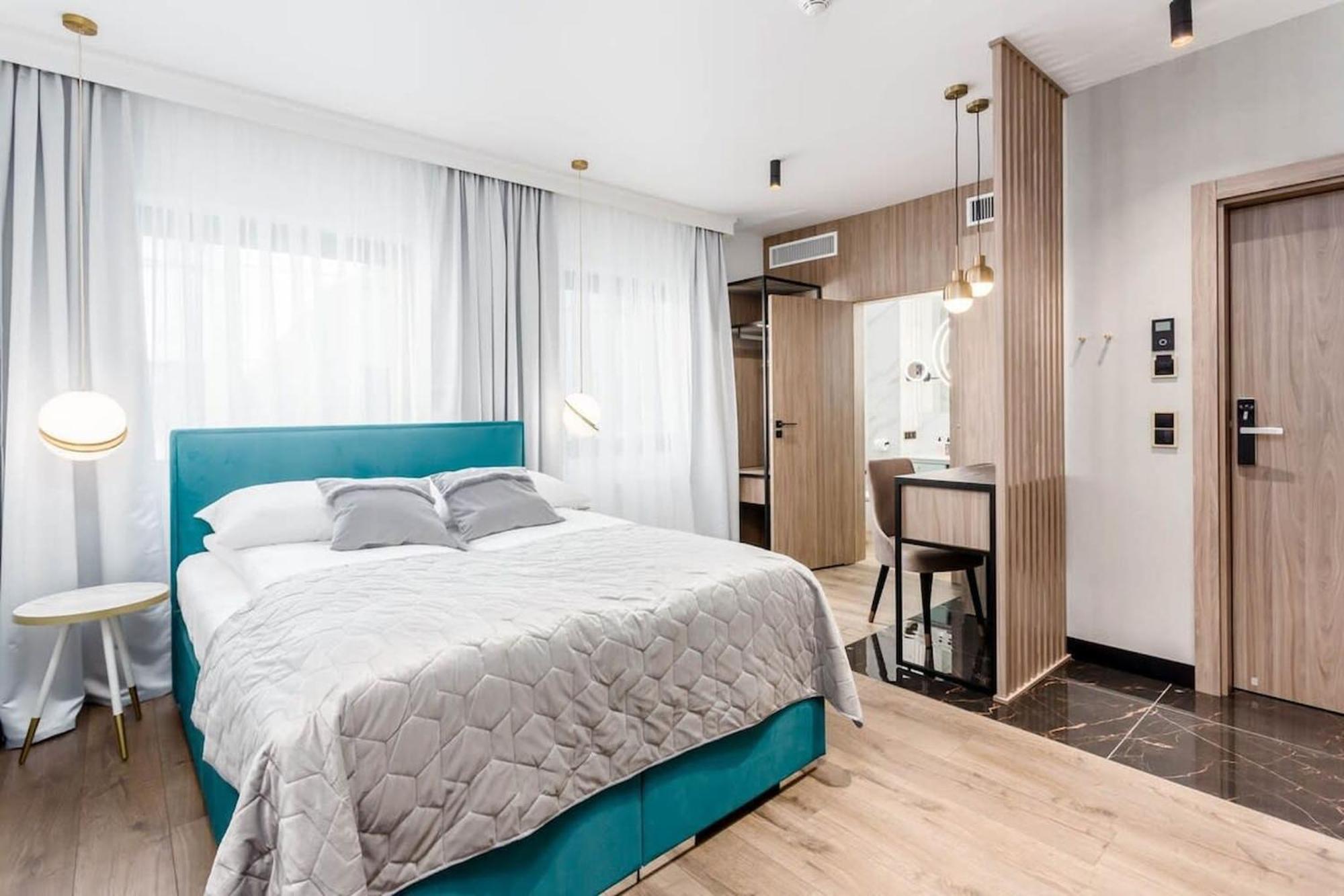 Deo Plaza Waterfront Luxury Apartments By Noclegi Renters — Photos 3